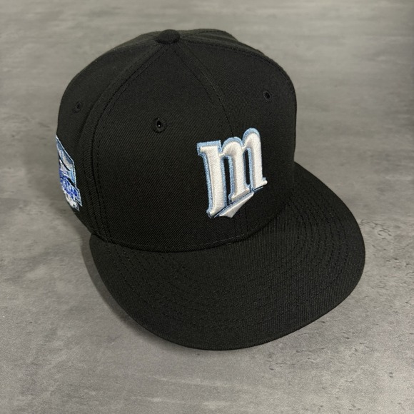Topperz Minnesota Twins Hat New Era Cap‎ 7 1/8 Black Ice Blue Exclusive 59Fifty